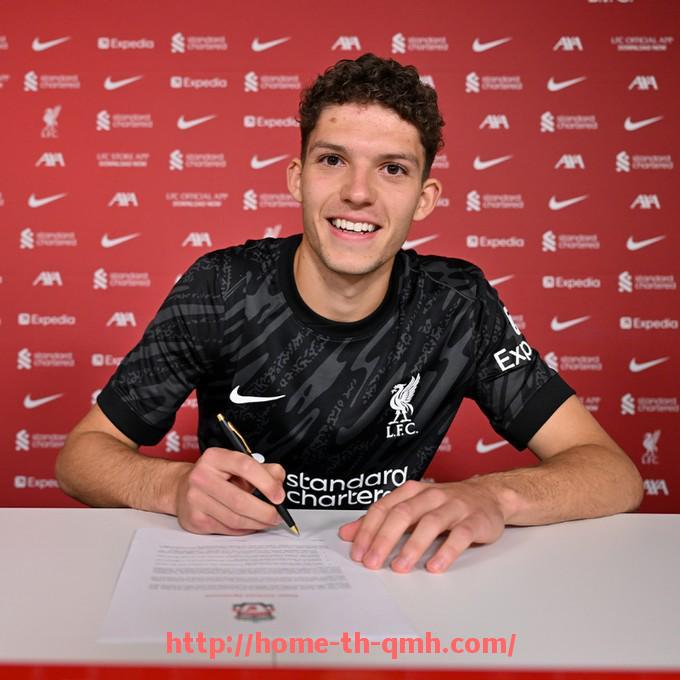 球盟会官网-世俱杯各队球迷看台文化差异比较及跨文化交流探讨